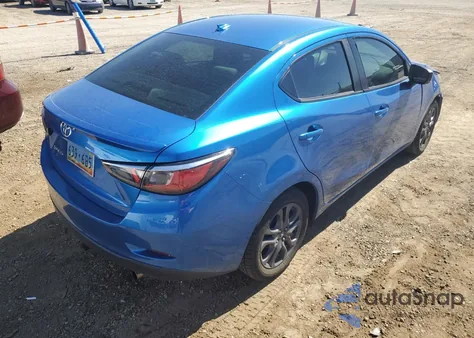 2019 Toyota Yaris L из США, поврежденный, VIN 508704